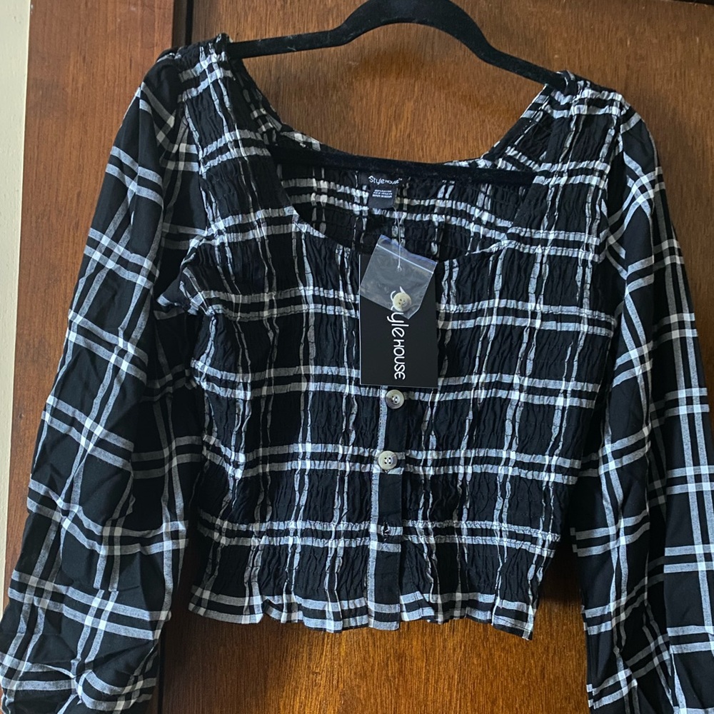 STYLE HOUSE, Junior, Long-sleeve, Crop Blouse, Black/White, Large, NWT